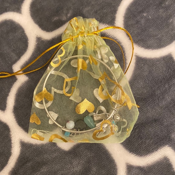 NEW slide bracelet in silver metal with a heart & real turquoise stones - Picture 3 of 5